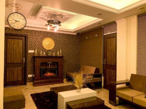 Uptown Boutique Homes - Room 1